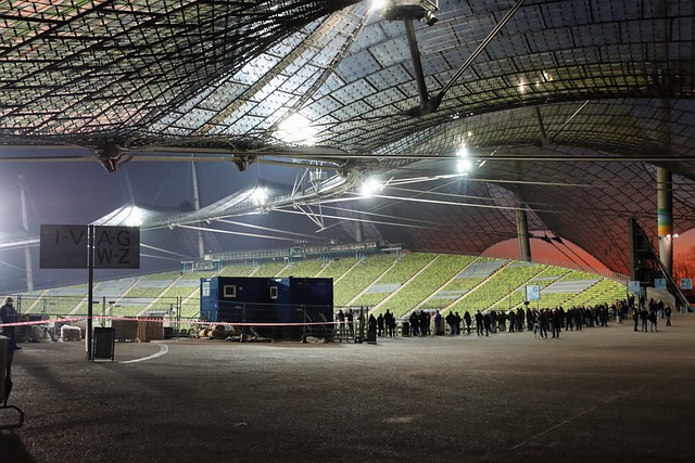 场约书亚 场约书亚